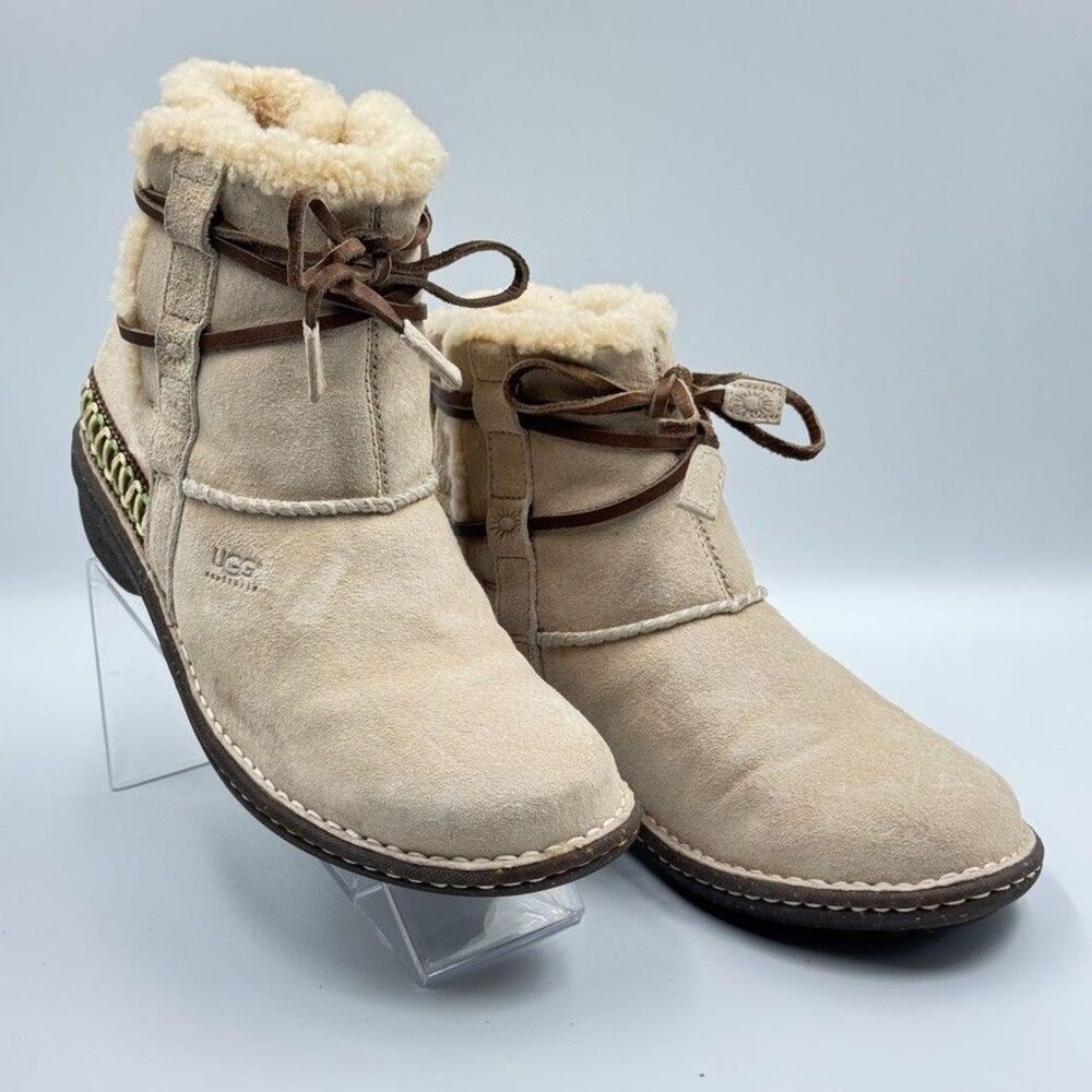 UGG Australia Cove 5178 Womens Beige Leather Suede Sheepskin Winter Boots size 8